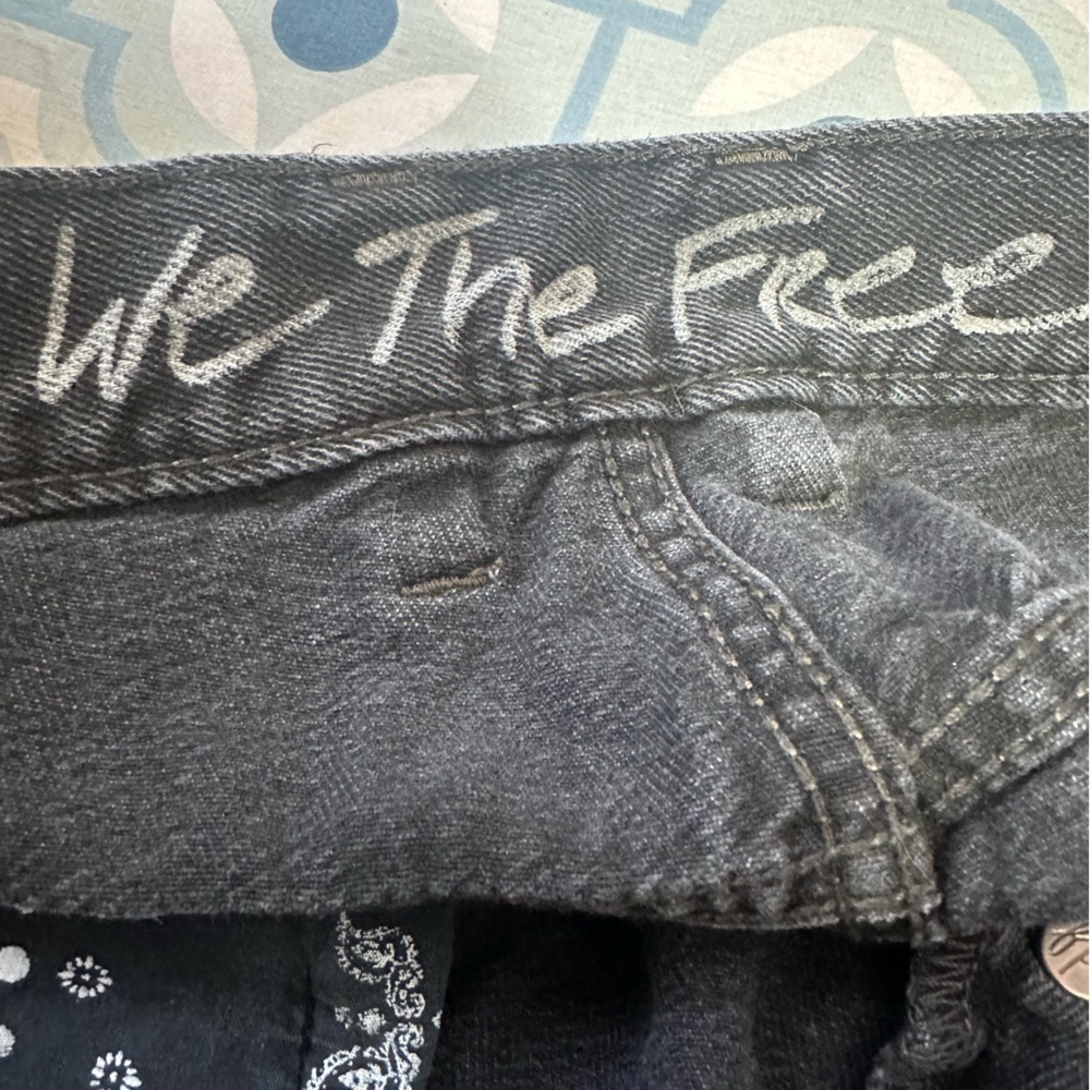 Free People We The Free Black Distressed Jeans Women 28 Raw Hem Cropped Straight - Picture 3 of 9